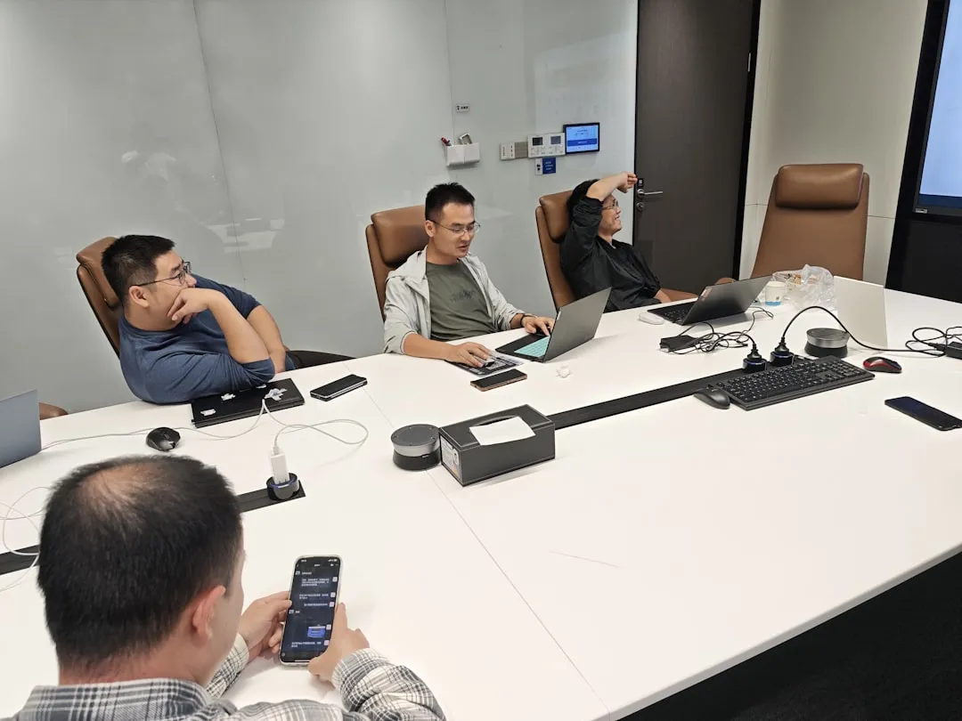 智能黑板与中控系统集成：打造高效互动课堂的技术实践