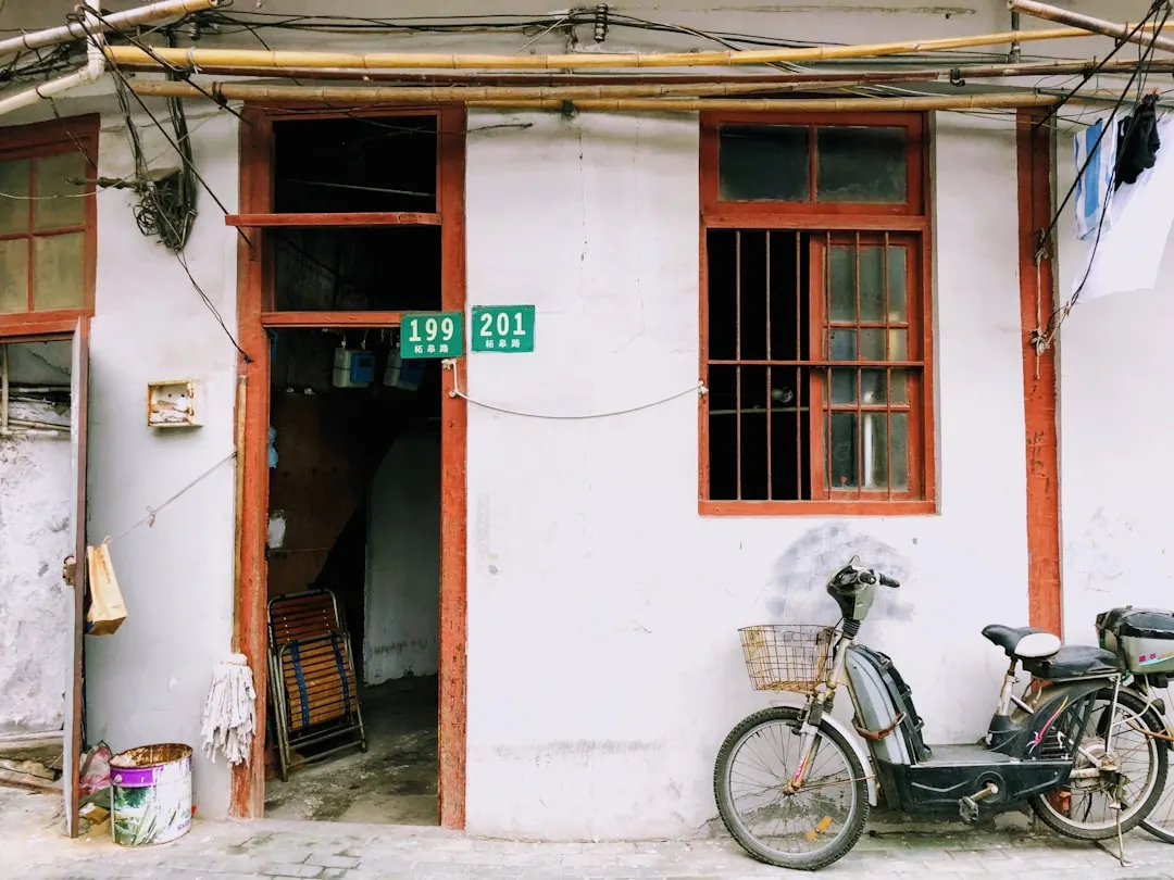 实物展台与投影机的技术差异及教学场景应用对比