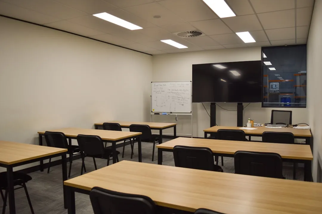 K12学校多媒体教室设备升级：投影机与视频展台选型搭配方案正文配图 1